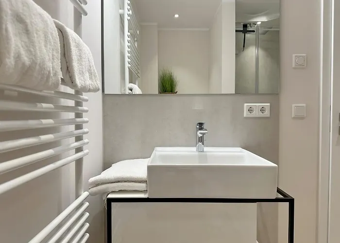 Ebbe Flut, Whg 17 Lägenhet *